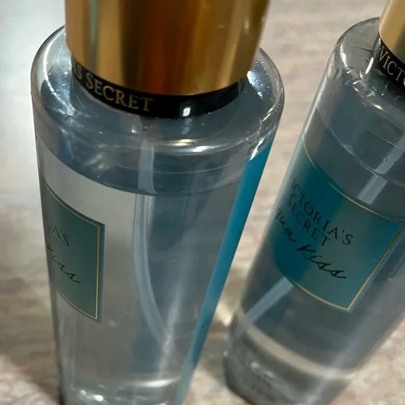 Victoria’s Secret (Aqua kiss 3 set) Amazon.com : Victoria's Secret Aqua Kiss Mist & Lotion Set